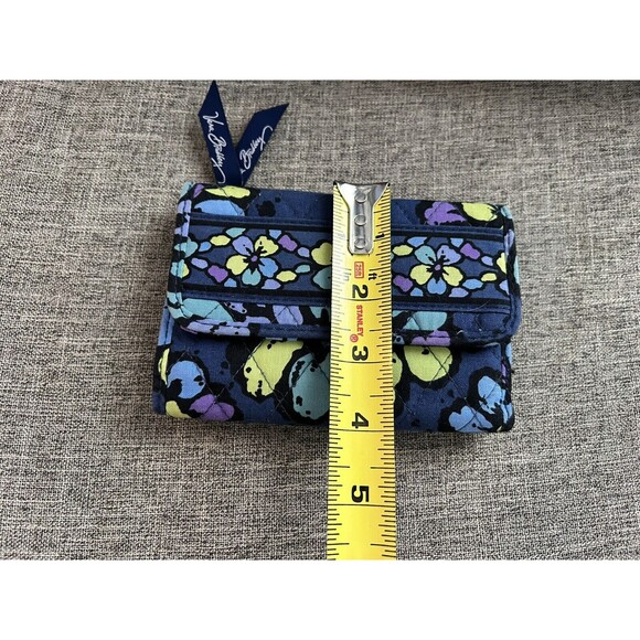 Vera Bradley Trifold Wallet In Indigo Pop Clutch ID Window Quilted - Picture 7 of 8